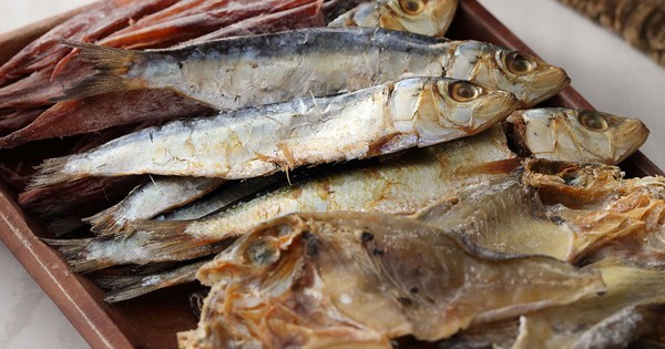 Ăn cá khô nhiều có tốt không? Giải đáp từ chuyên gia dinh dưỡng