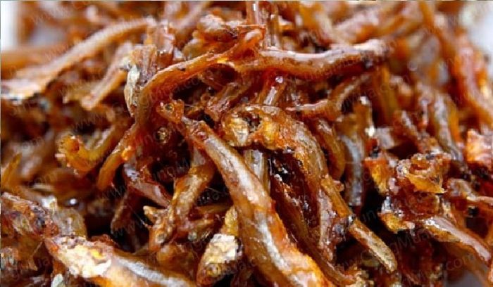 Bí Quyết Chọn Mua và Bảo Quản Cá Cơm Khô Để Món Ăn Luôn Thơm Ngon