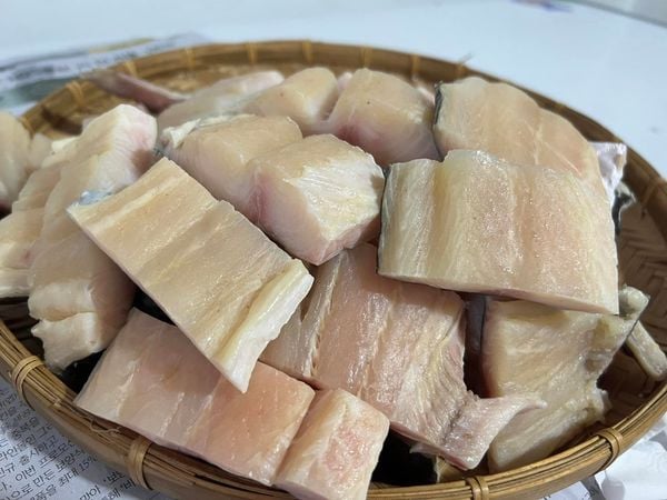 Bí quyết chế biến cá kho ít calo: Lựa chọn và sơ chế cá đúng cách