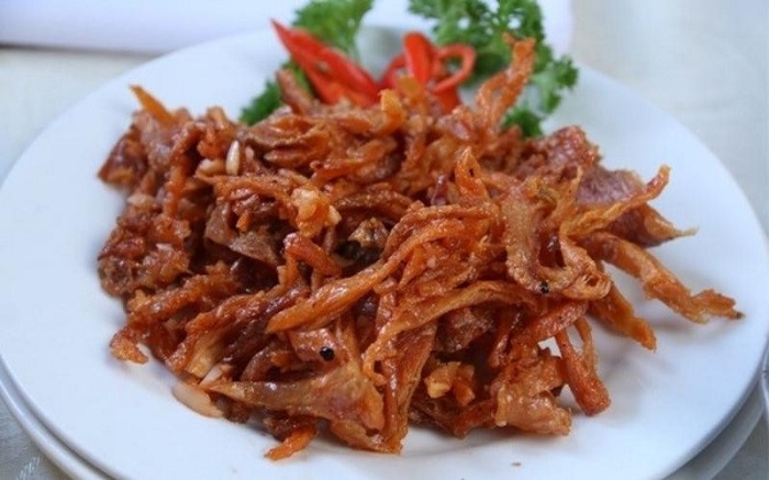 Khám phá hương vị đặc biệt của khô mực chiên nước mắm hành tây: Món ngon khó cưỡng
